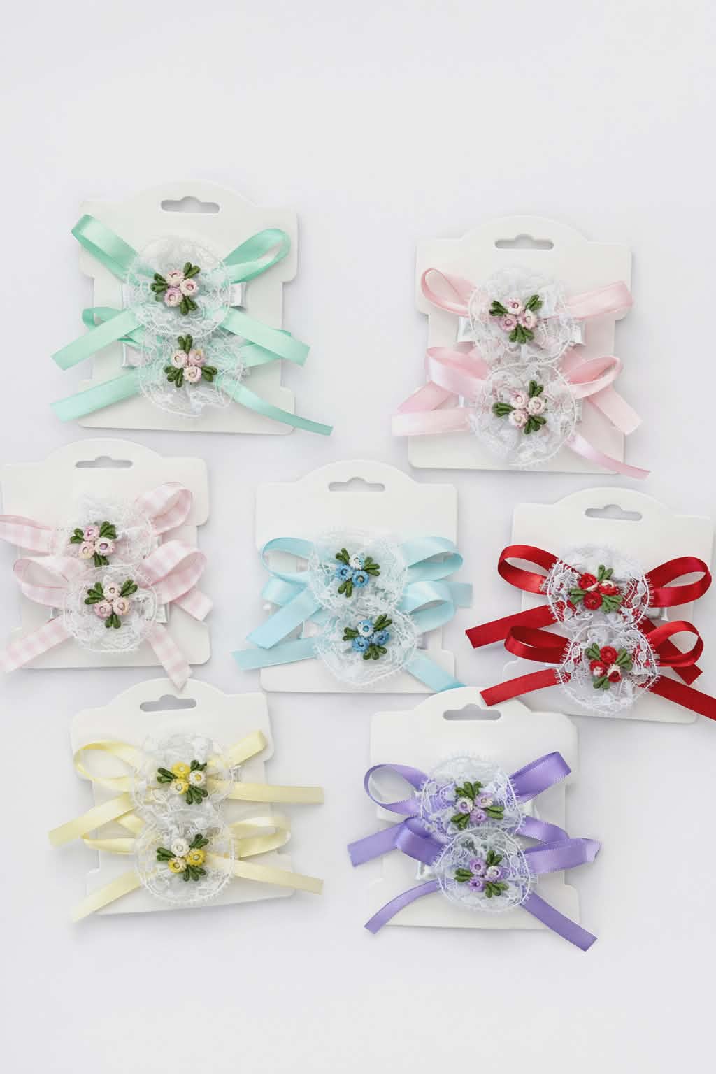 Vintage lace bow clips <3