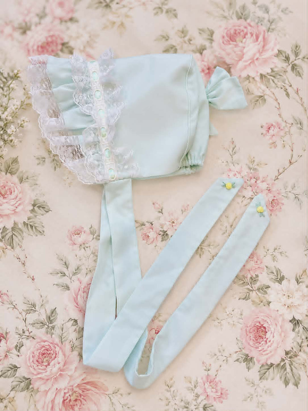White Classic Lace Bonnet :ETA October