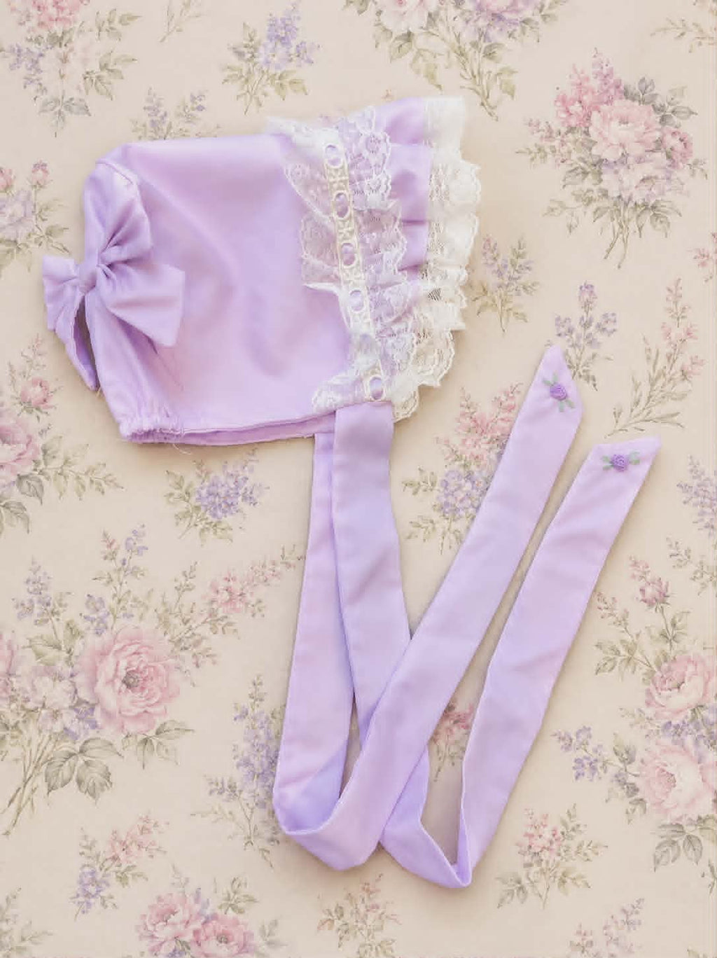 White Classic Lace Bonnet :ETA October