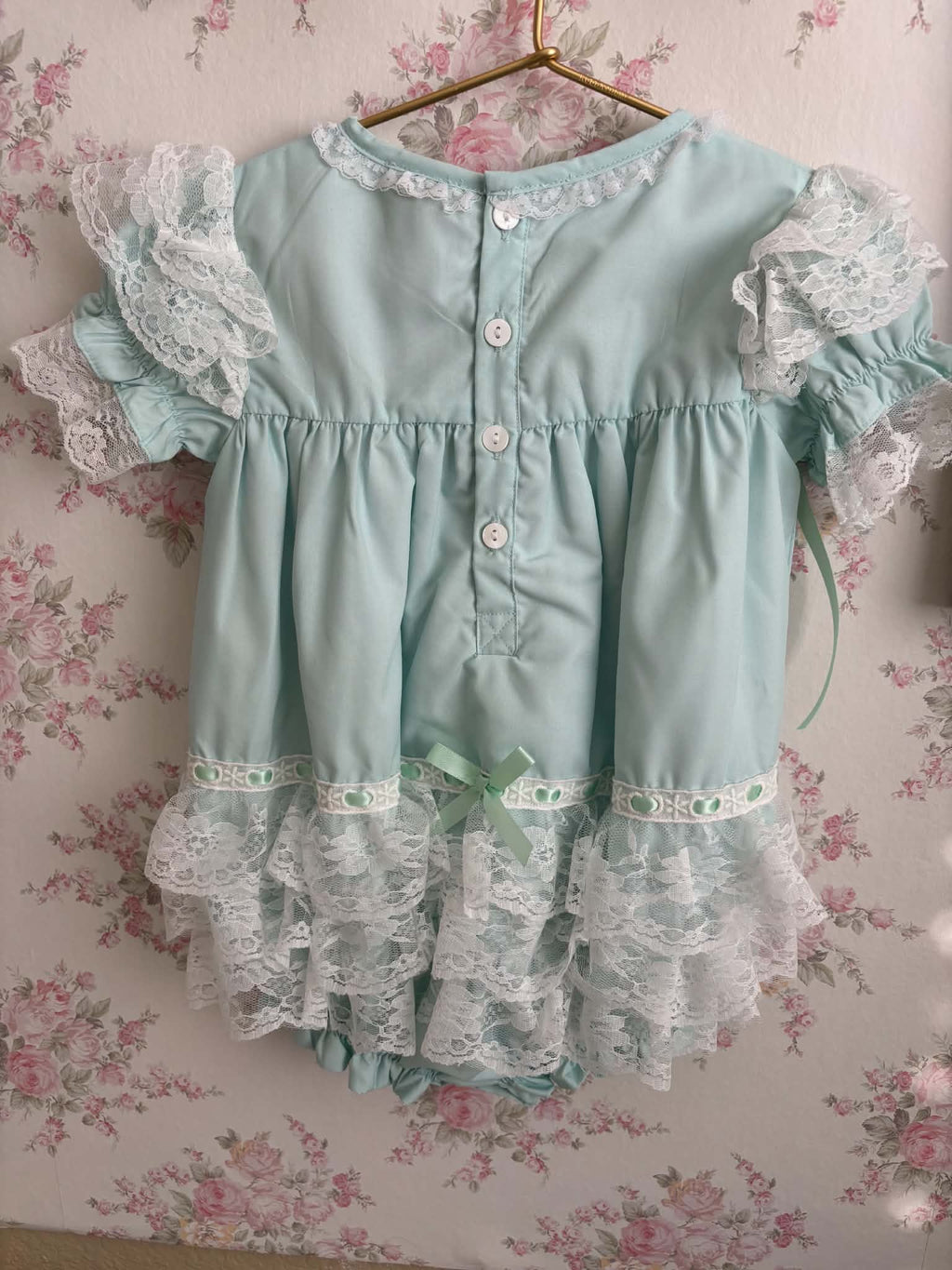 Mint to Be Heirloom Frilly bubble